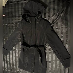 Calvin Klein Juniors water-resistant coat with a hood and belt Size Small
